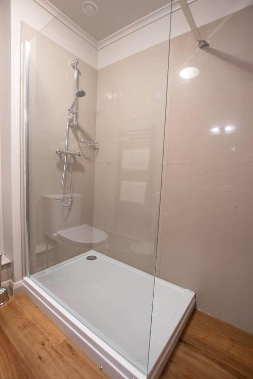 Standard Double Hotel Stambridge 6